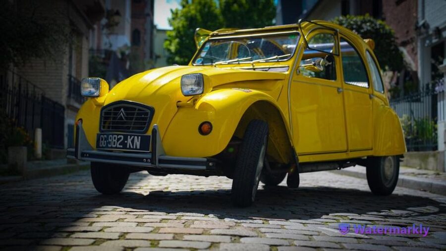 Paris: Discover Paris 2CV - Arc de Triomphe and Champs-Élysées