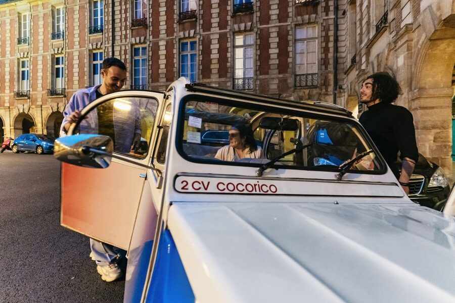 Paris: Discover Paris by Night in a Vintage Car with a Local - Comfort, rain, cold, and accessibility