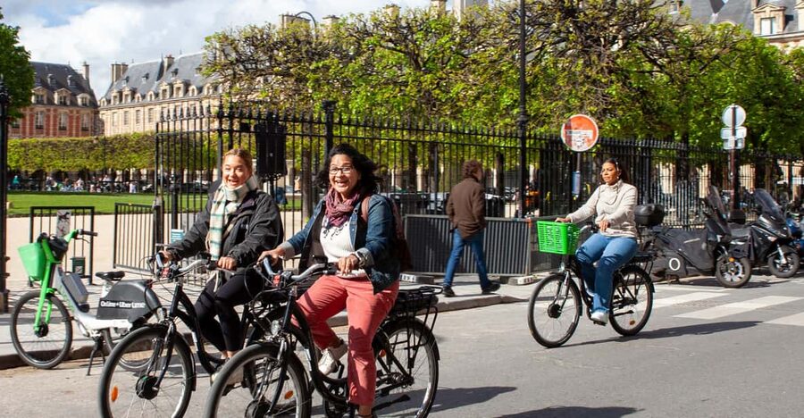 Paris: E-bike tour - Monumental and Hidden Paris - The Louvre, Tuileries, and royal Paris