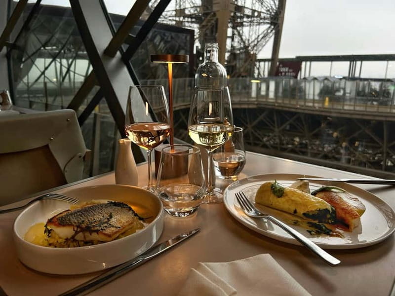 Paris: Early Dinner at Madame Brasserie in the Eiffel Tower - Choosing between Menu Gustave and Menu Grande Dame