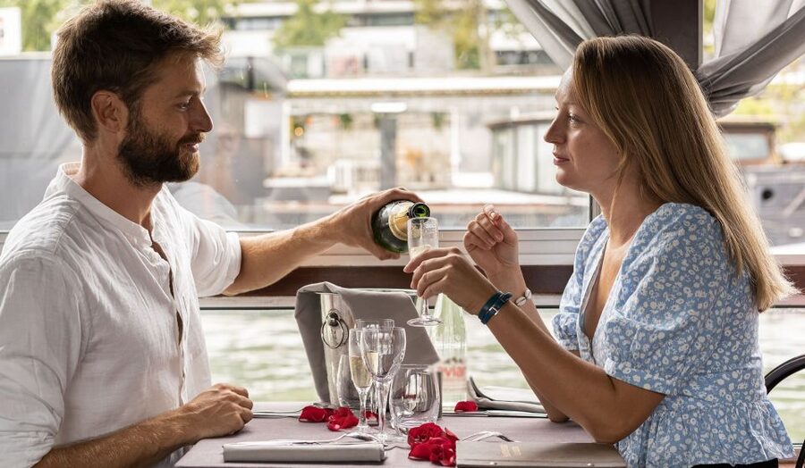 Paris: Early Evening Dinner Cruise on the River Seine - Who should book this cruise