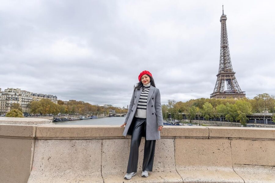 Paris: Eiffel Area Private Photoshoot - How Syed helps you pose