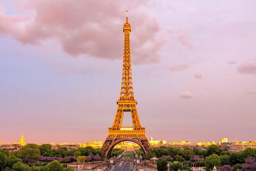 Paris: Eiffel Tower 2nd Floor Access or Summit Access - Summit access and the extra wait