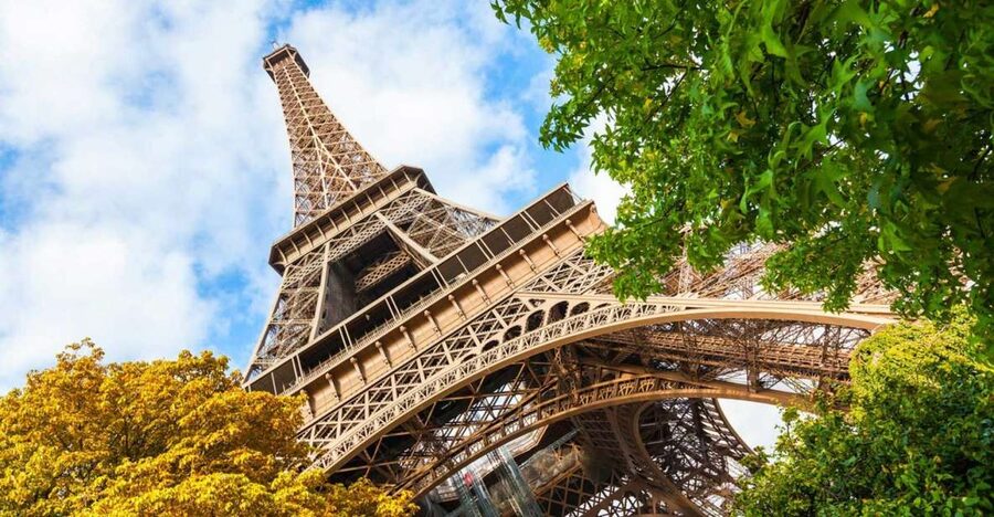 Paris: Eiffel Tower Access and Seine River Cruise - Going through security and up to level two