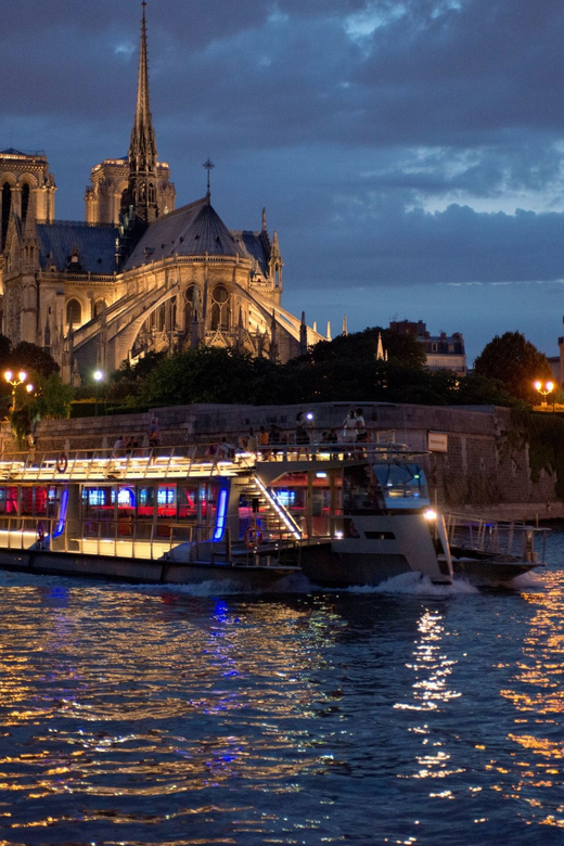 Paris: Eiffel Tower Dinner Cruise with a Moulin Rouge Show - The transfers are a major part of the value