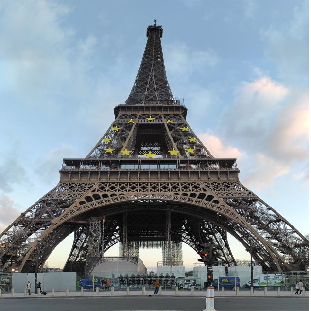 Paris: Eiffel Tower Entry Ticket with Optional Summit Access - Meeting the host near Le Champ de Mars Cafe