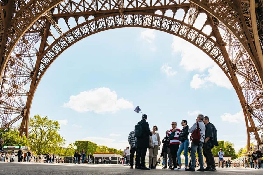 Paris: Eiffel Tower Fully Guided Tour with Summit Option - Key points to know before you book