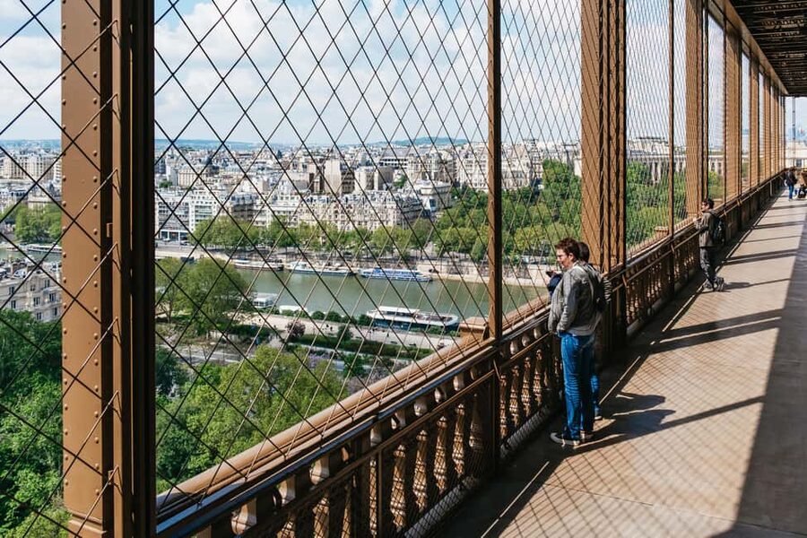 Paris: Eiffel Tower Fully Guided Tour with Summit Option - Why this Eiffel Tower tour is worth considering