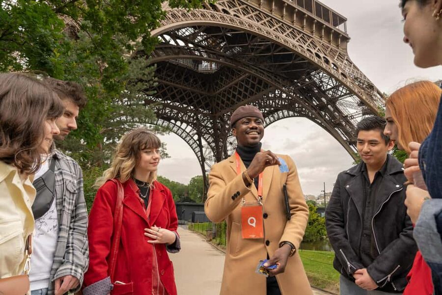Paris: Eiffel Tower Guided Tour with Summit Access - Who should choose this Eiffel Tower tour