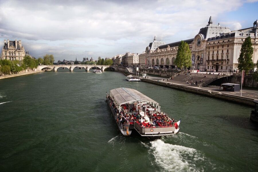 Paris: Eiffel Tower Hosted Tour, Seine Cruise and City Tour - Trocadéro Gardens and the first Eiffel Tower view