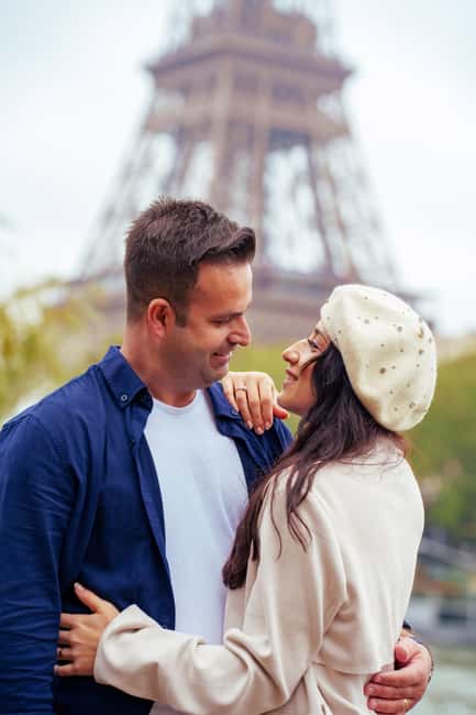 Paris: Eiffel Tower Photoshoot with a Professional - Key points to know before booking