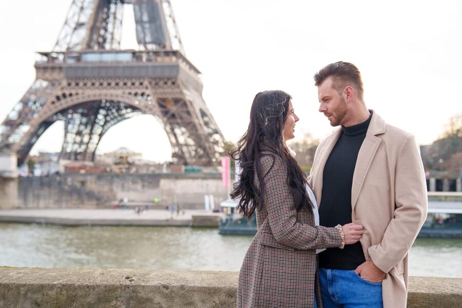Paris: Eiffel Tower Photoshoot with a Professional - The Eiffel Tower backdrops and photo style