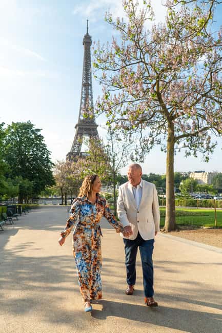 Paris: Eiffel Tower Private Professional Photoshoot - Key points to know before booking