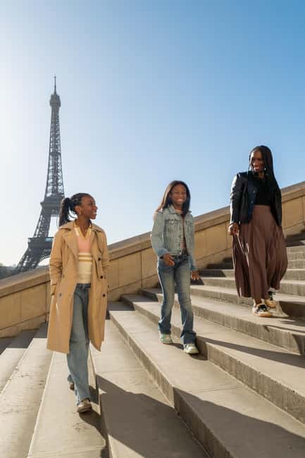 Paris: Eiffel Tower Private Professional Photoshoot - Who will enjoy this most