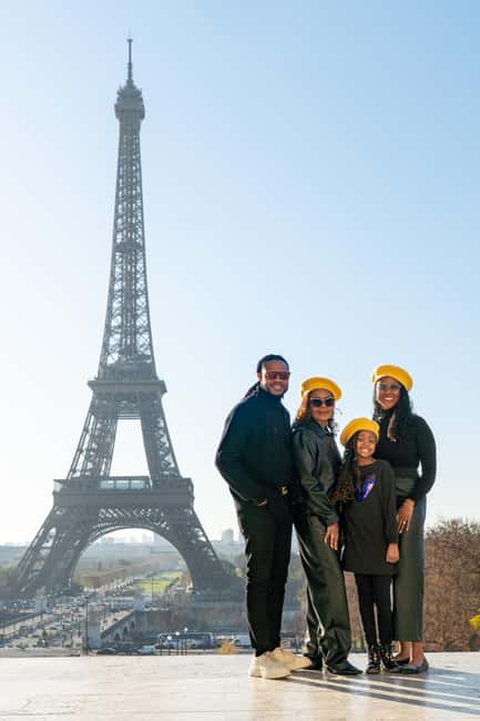 Paris: Eiffel Tower Private Professional Photoshoot - Moving through different viewpoints