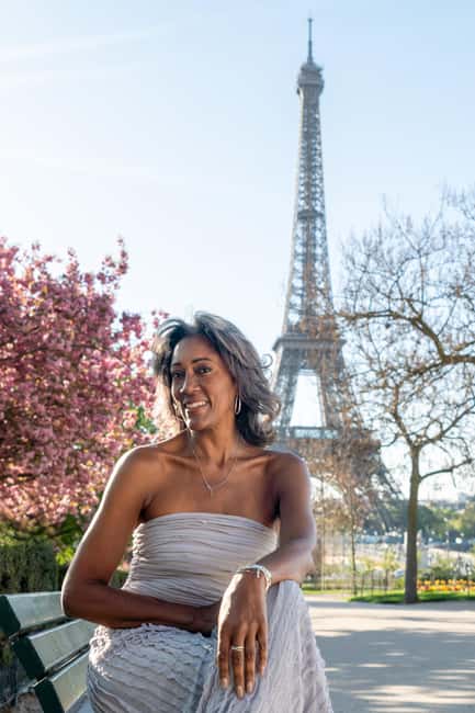 Paris: Eiffel Tower Private Professional Photoshoot - Is $74 good value for 30 minutes?