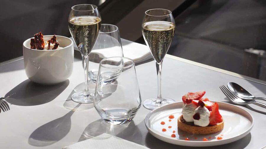 Paris: Eiffel Tower's Madame Brasserie 3-course lunch 12:00 - The three-course meal by Thierry Marx