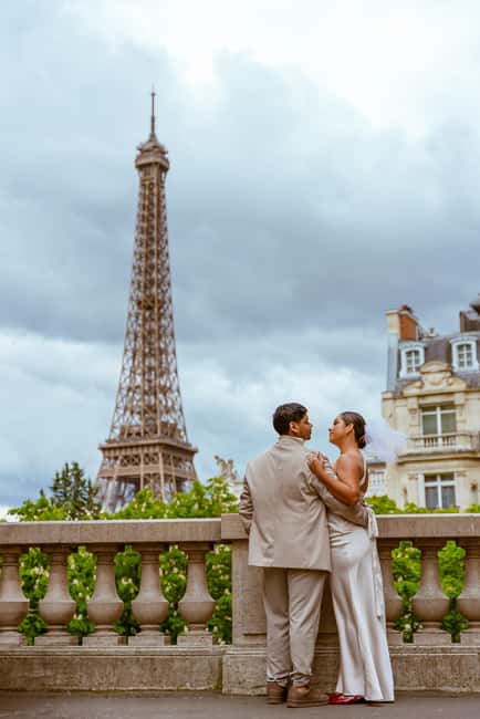 Paris: Eiffel Tower Street Photoshoot - Key Points at a Glance
