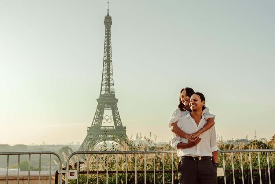 Paris: Eiffel Tower Street Photoshoot - Choosing Between 15 Minutes and Two Hours
