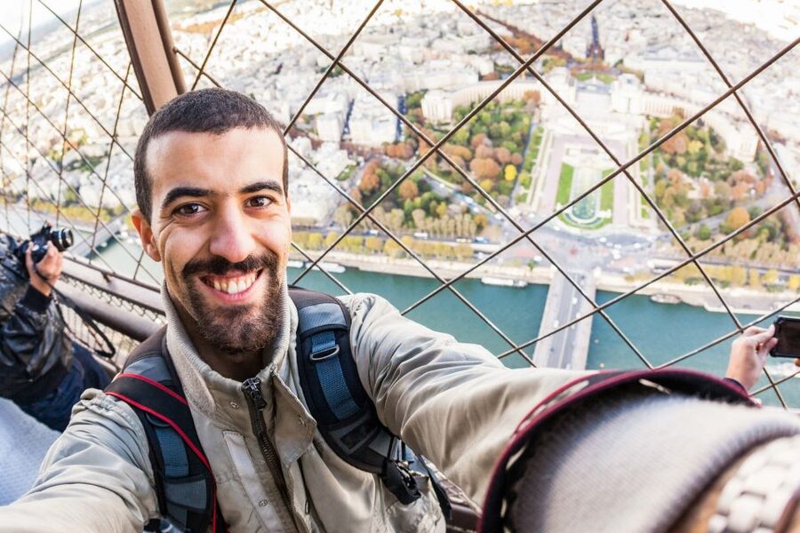 Paris: Eiffel Tower Summit or Second Floor Access - What the guide does, and what the guide does not do