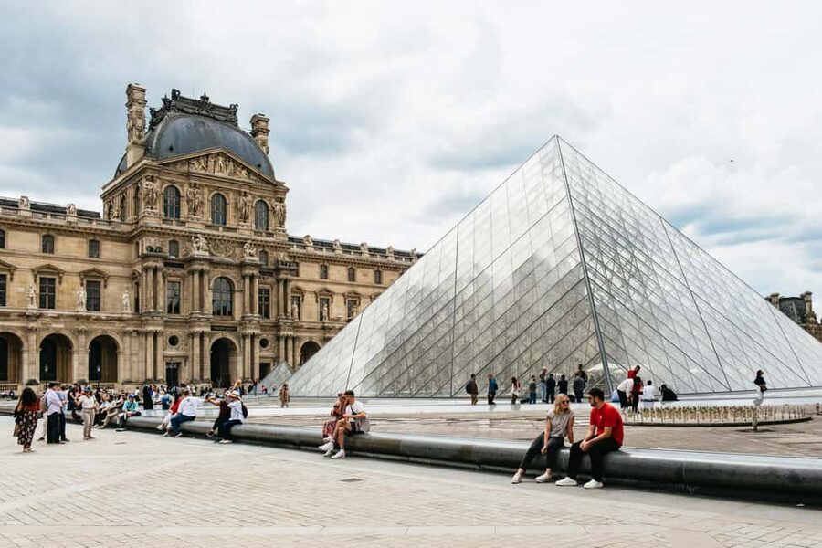 Paris: Emily TV Show Locations Guided Walking Tour - Key points to know before you book