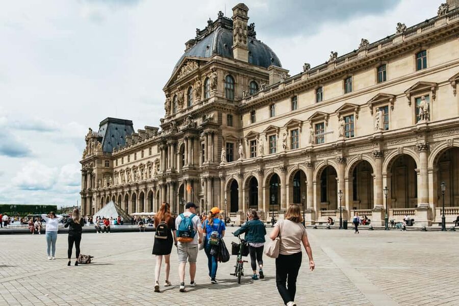 Paris: Emily TV Show Locations Guided Walking Tour - Musée de la Monnaie and the fashion-show setting