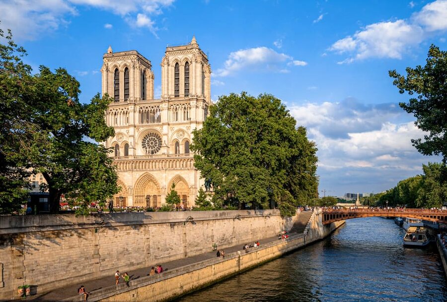 Paris: Eternal Notre-Dame VR Experience Ticket - Heights, motion, and the physical demands