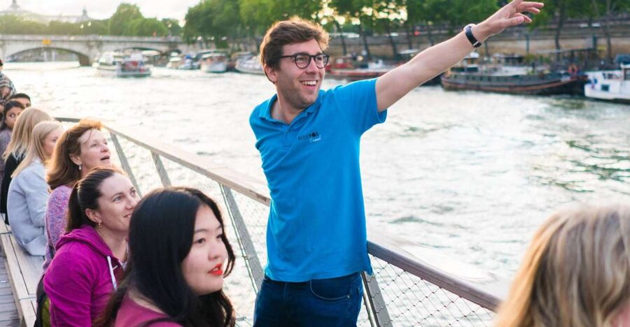 Paris: Evening Bike and Boat Tour - Why Paris works so well after dark