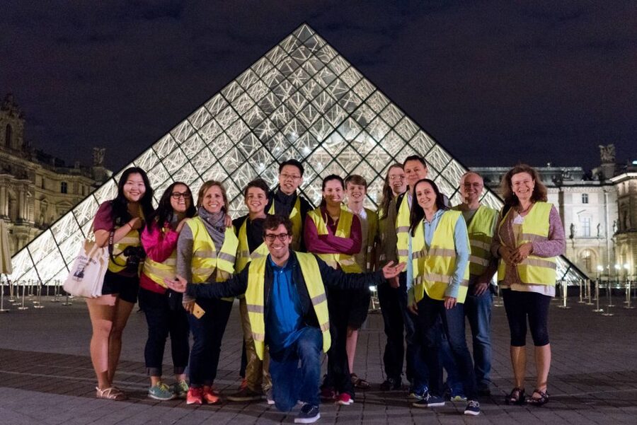 Paris: Evening Bike and Boat Tour - From Notre-Dame toward the Louvre