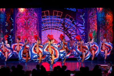 Evening Sightseeing Tour and Moulin Rouge Show