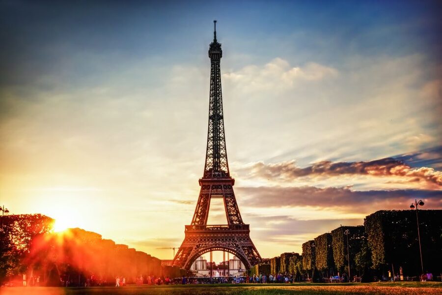 Paris: Evening Sightseeing Tour and Moulin Rouge Show - Why the Moulin Rouge matters