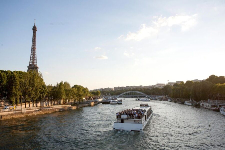 Paris Evening Snapshot Bike Tour - The Seine cruise question