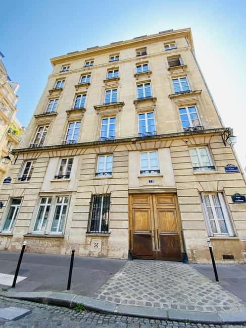 Paris: Explore the City Like Emily Tour - Filming Locations - What the guides add to the experience