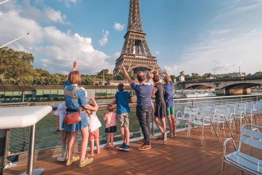 Paris: Family-Friendly River Seine Guided Cruise - Is $24 good value for one hour?