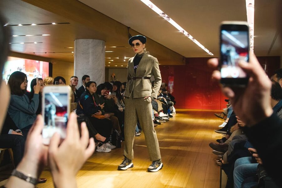 Paris: Fashion Show at Galeries Lafayette Haussmann - Finding the Salon Opéra on the fourth floor