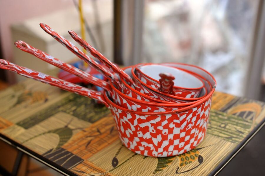 Paris: Flea Market Insider's Tour in Extra-Small Group - Meeting your guide at Porte de Clignancourt