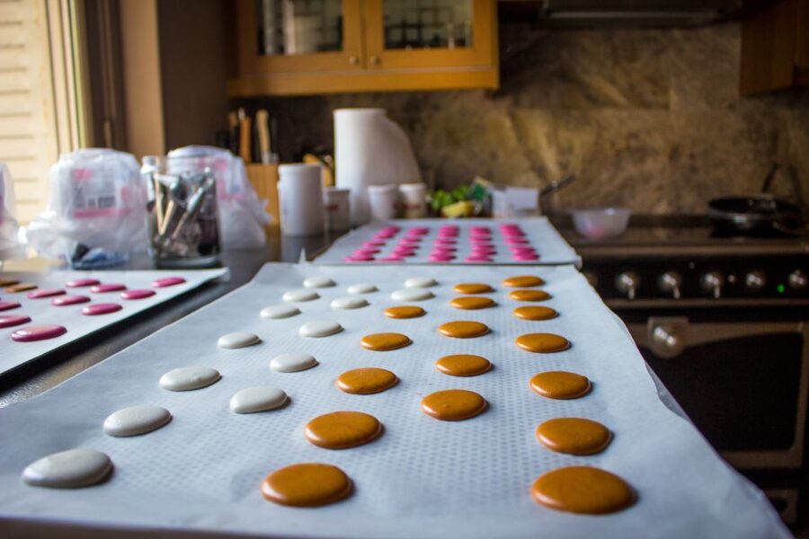 Paris: French Macarons Baking Class with a Parisian Chef - Who should book this experience