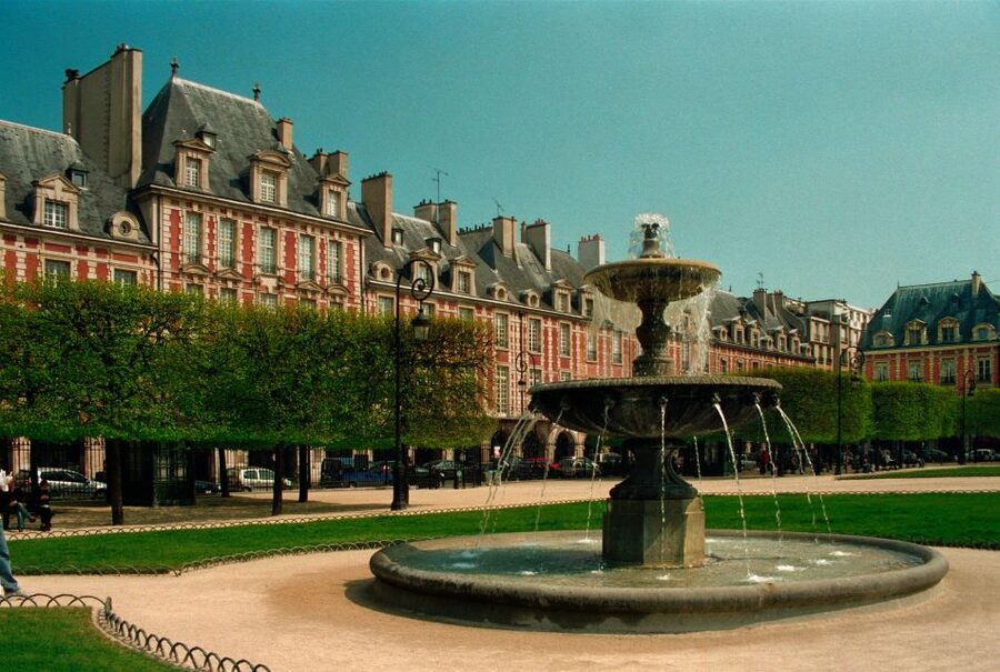 Paris: French Revolution Walking Tour - Starting at Place du Châtelet