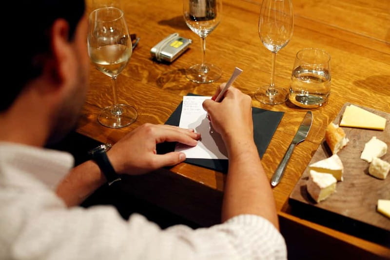 Paris: French Wine Tasting Class with Sommelier - The shared-table atmosphere