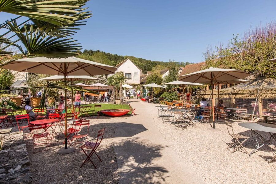 Paris: Giverny & Versailles Small Group or Private Tour - Who should book this day trip?