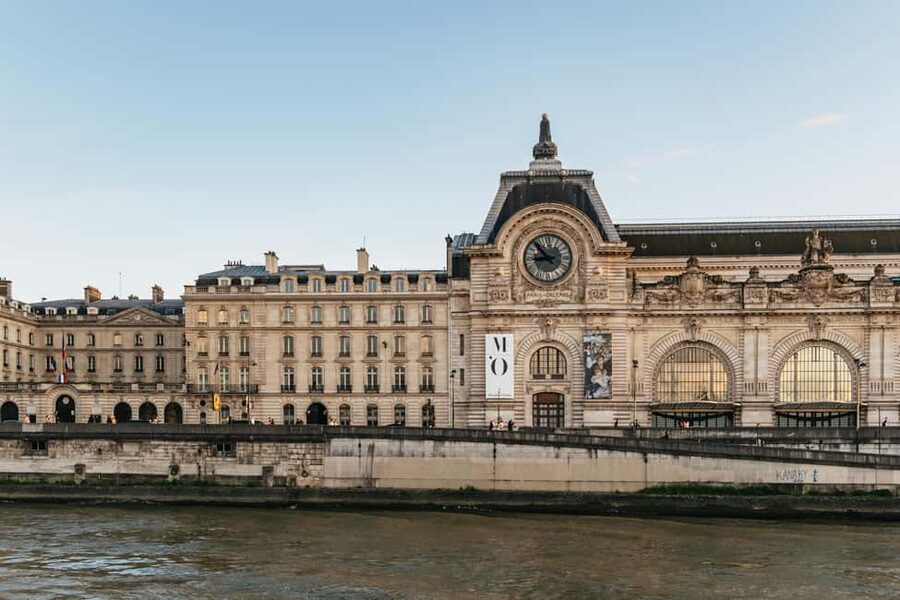 Paris: Gourmet Dinner Cruise on Seine River with Live Music - Practical details that affect your decision