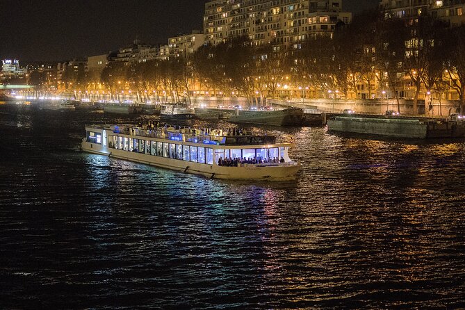Paris Gourmet Dinner Seine River Cruise with Singer and DJ Set - Live singing, DJ music, and dancing