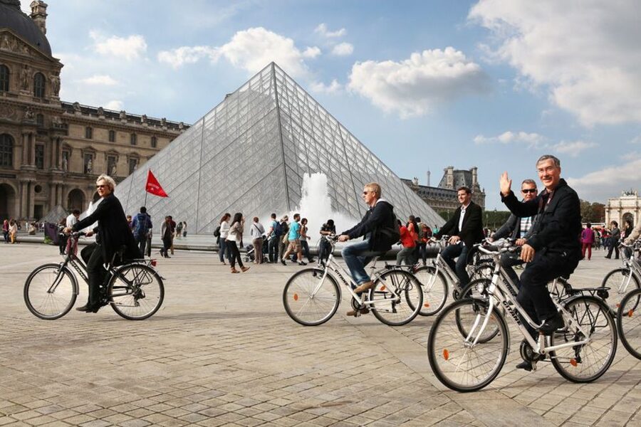 Paris: Guided bike tour - Greatest monuments of the capital - Trocadéro and the best Eiffel Tower pause