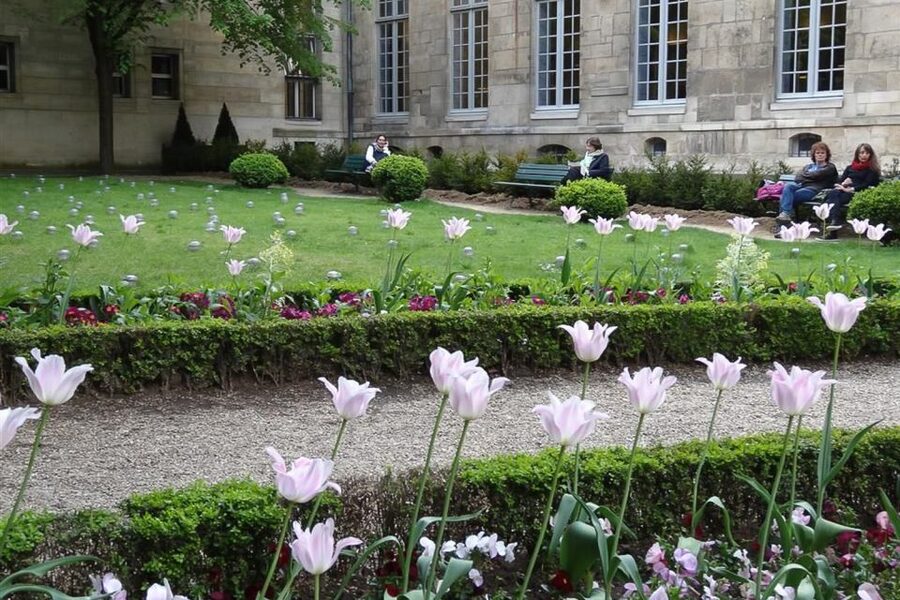 Paris: Guided tour of Marais in German - Musée Carnavalet and the everyday story of Paris