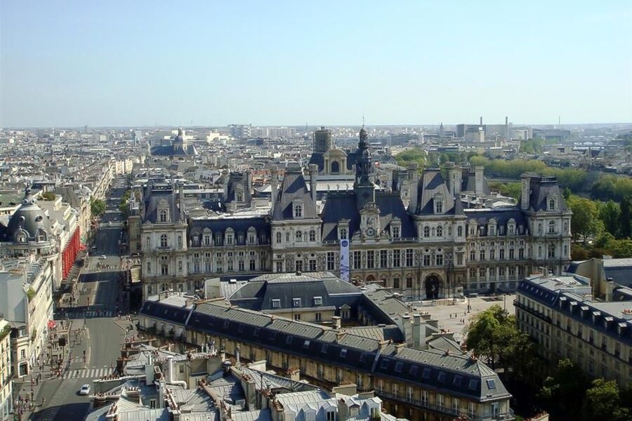Paris: Guided tour of Marais in German - Place des Vosges and the oldest city palace