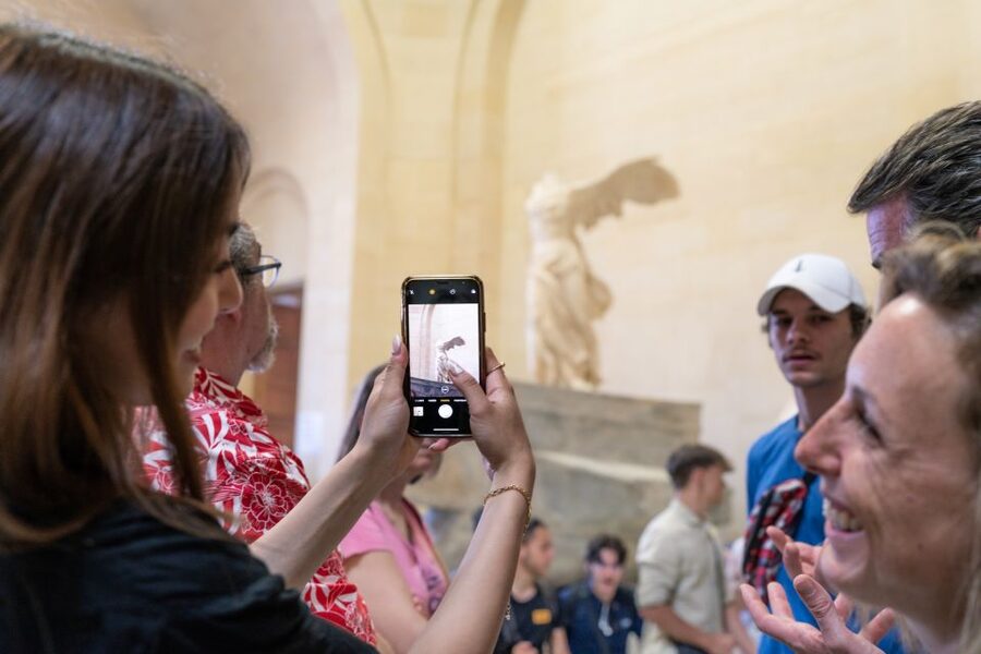 Paris: Guided Tour of the Must-Sees of the Louvre Museum - Meeting at the Arc de Triomphe du Carrousel