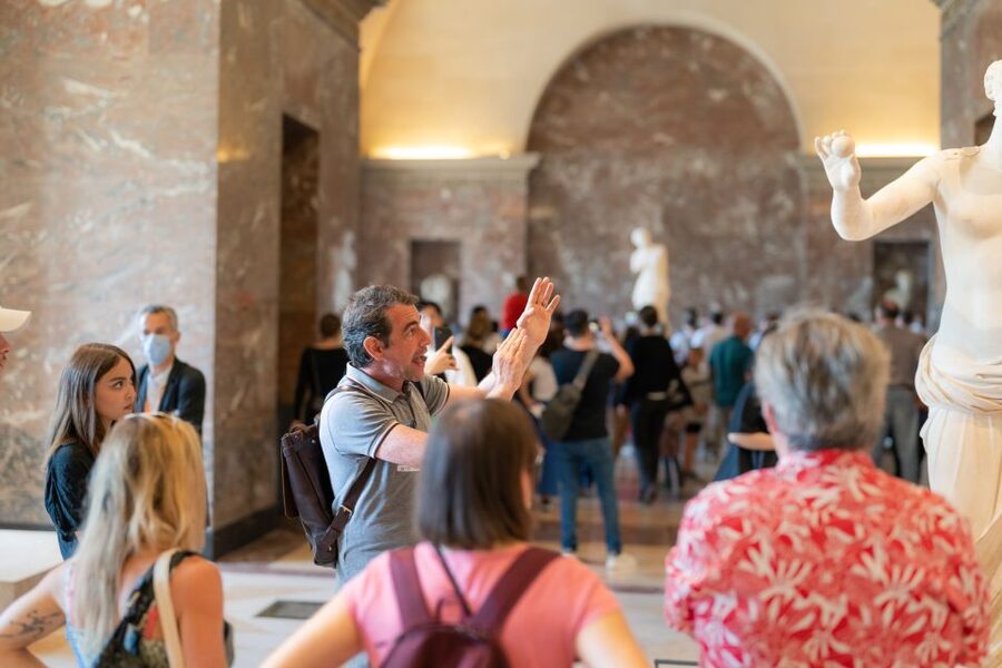 Paris: Guided Tour of the Must-Sees of the Louvre Museum - Is $82 a fair price for 90 minutes?