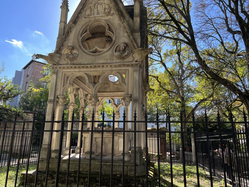 Paris: Haunted Père Lachaise Cemetery Guided Tour - Who will enjoy this tour most?