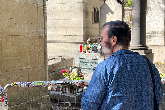 Paris: Haunted Père Lachaise Cemetery Guided Tour - The guides make the difference