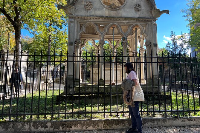 Paris: Haunted Père Lachaise Cemetery Guided Tour - Is $25 a fair price?